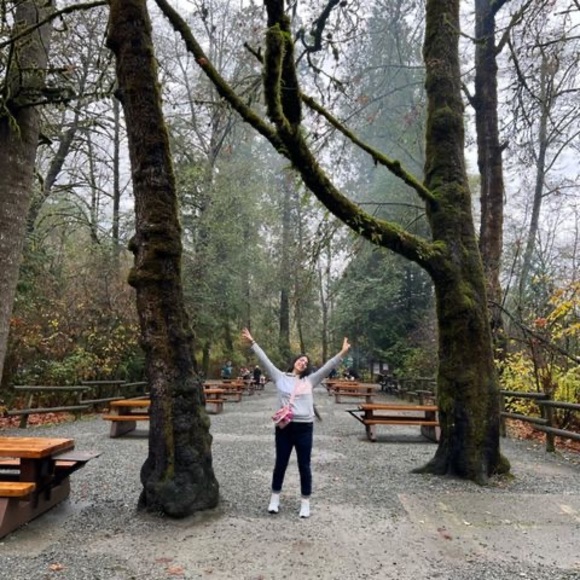 Meet your Posher, Niloufar - Picture 1 of 1